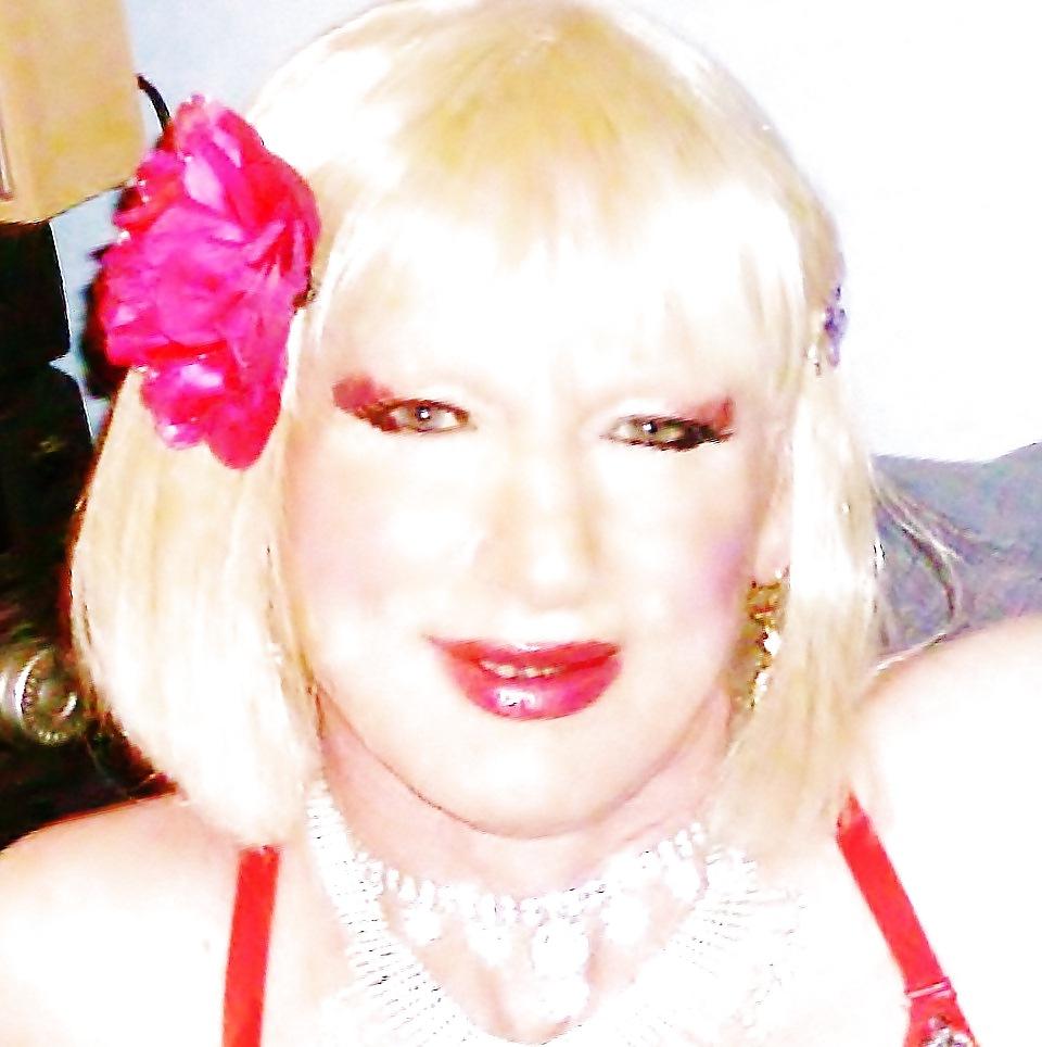 12P Kirsty tgirl