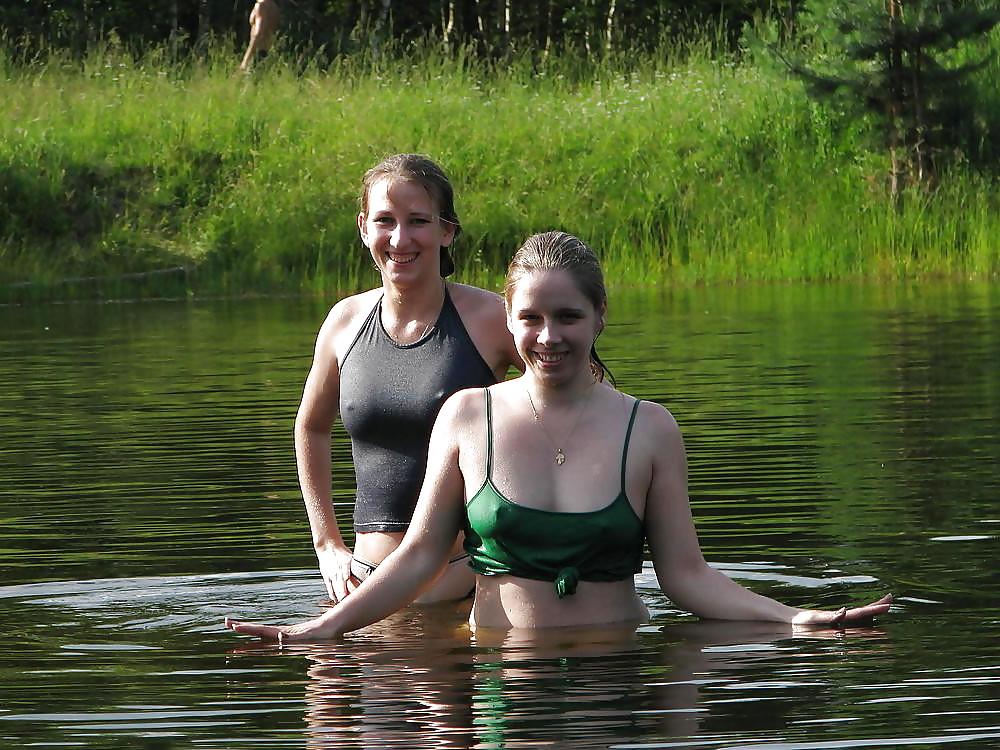 24P She forgot her bra.