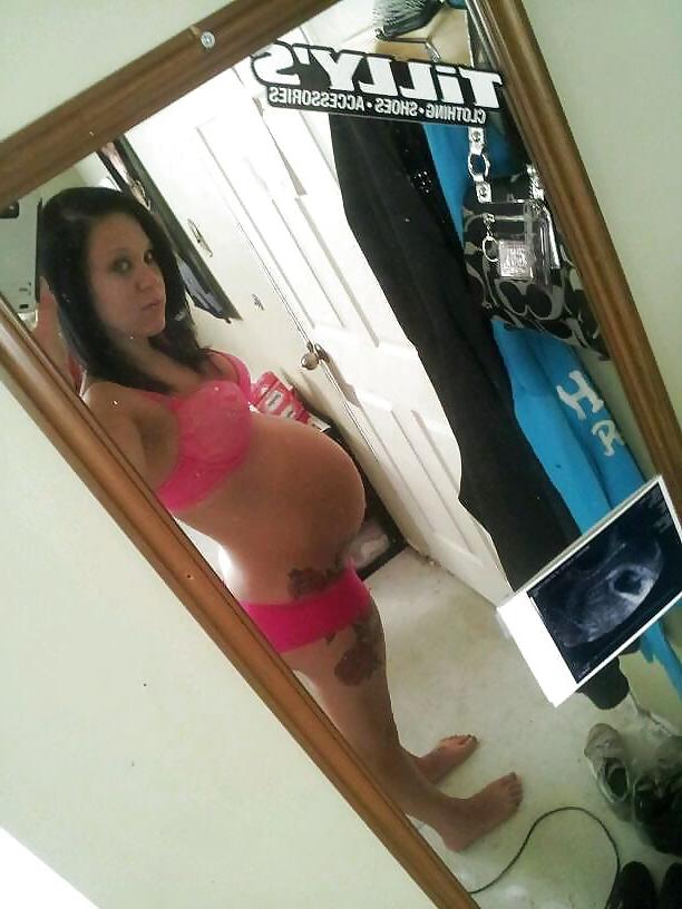 25P Chaude et enceinte regardant la belle sexyschoolgirl90