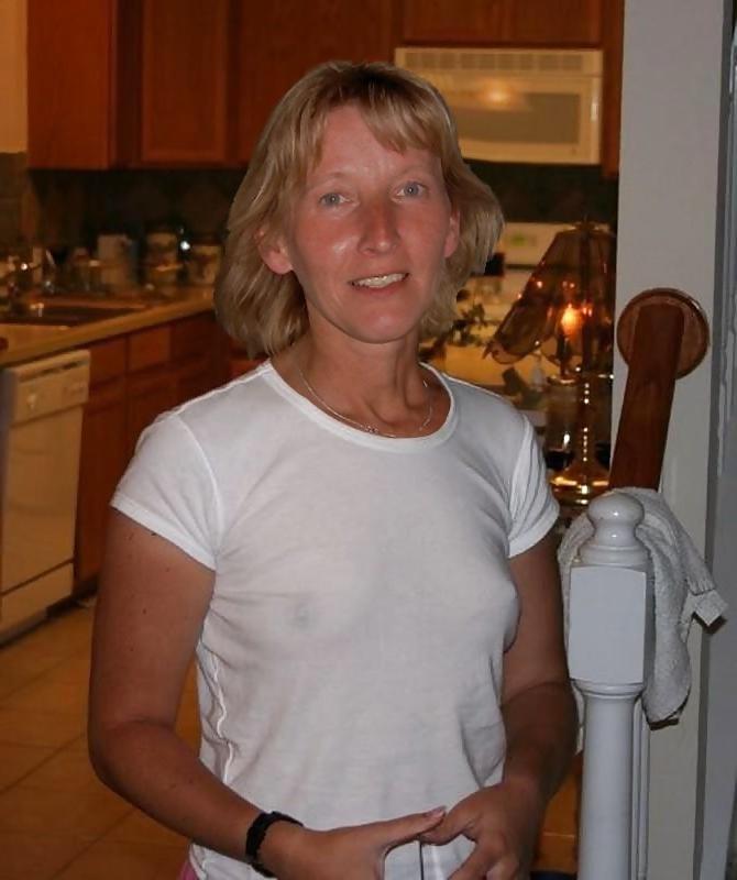 24P She forgot her bra 15.