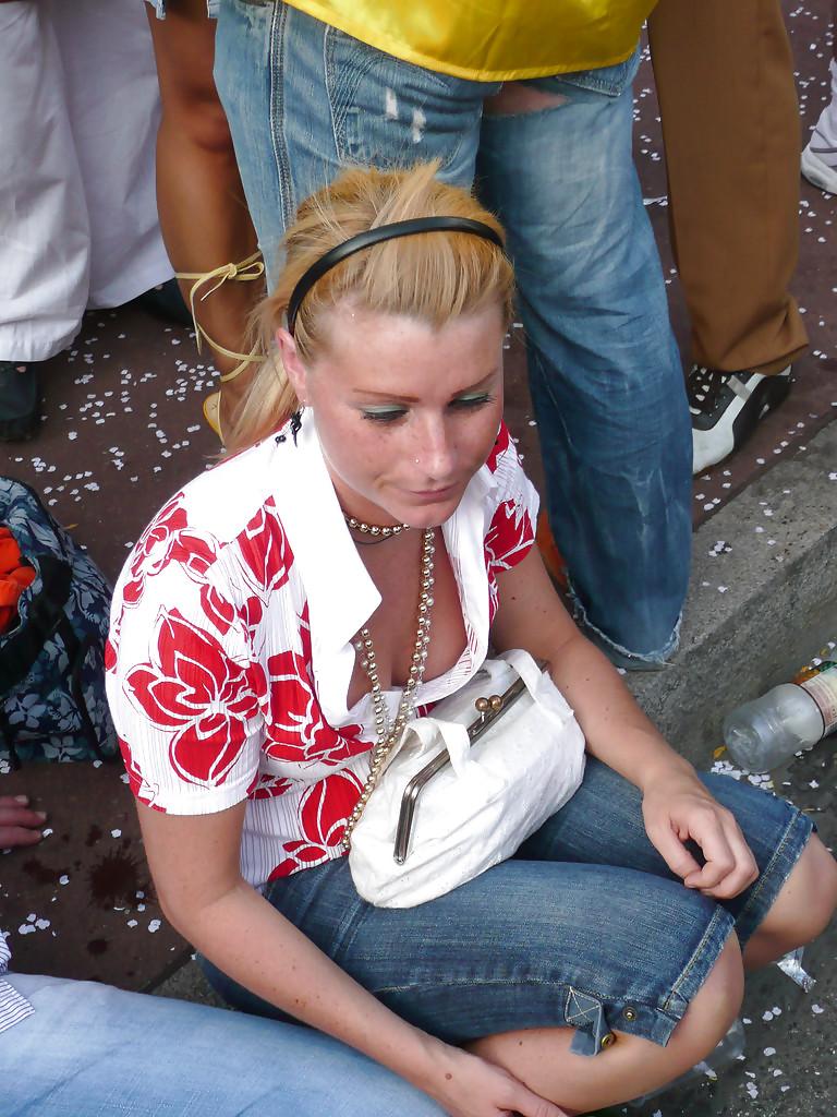 24P She forgot her bra 15.