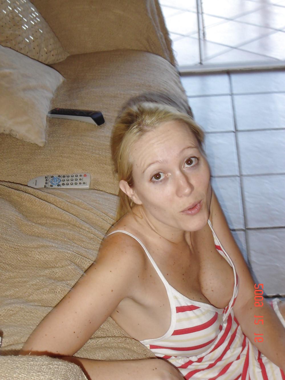 24P She forgot her bra 15.