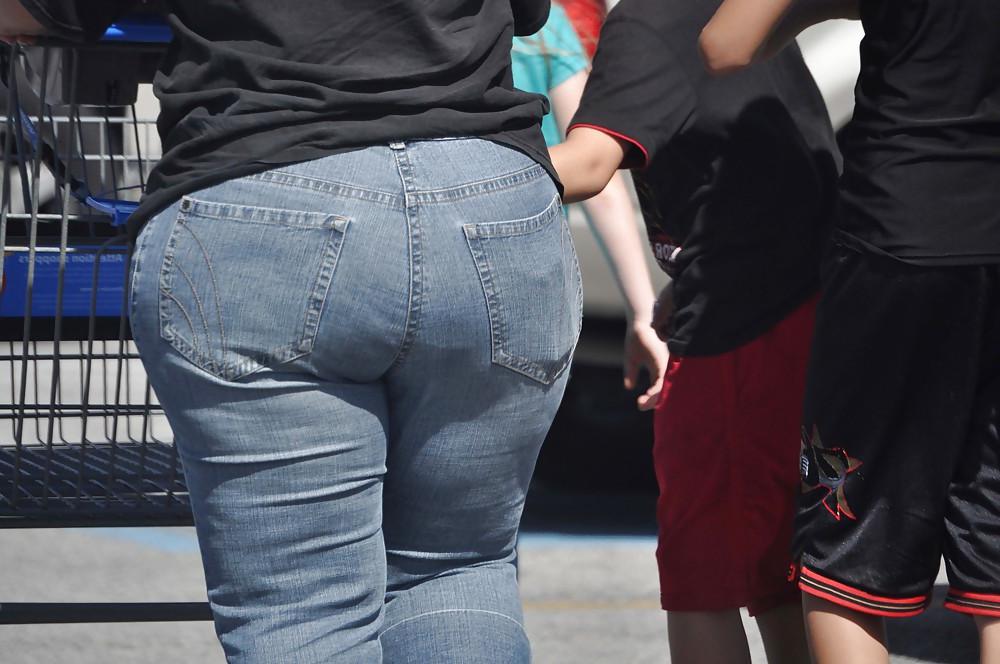 16P Thick Ass Thick Legs