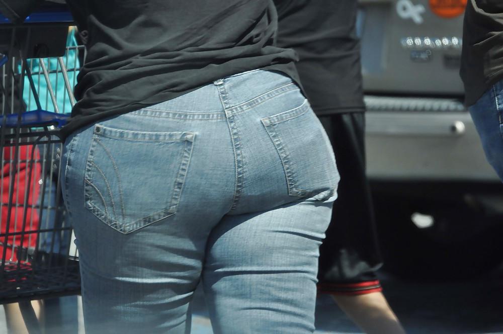 16P Thick Ass Thick Legs