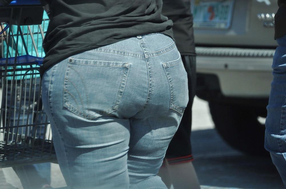 16P Thick Ass Thick Legs