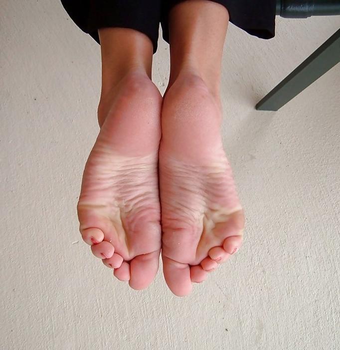 17P Pretty Toes and Wrinkled Soles