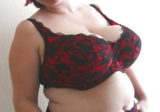 21P Chunky tits in bra 6