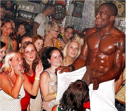 10P Cfnm-Stripp-Party