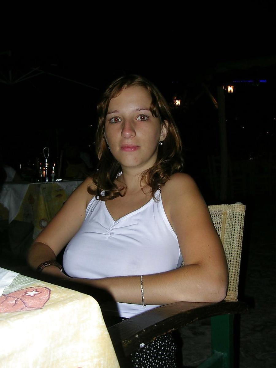 24P She forgot her bra 21.