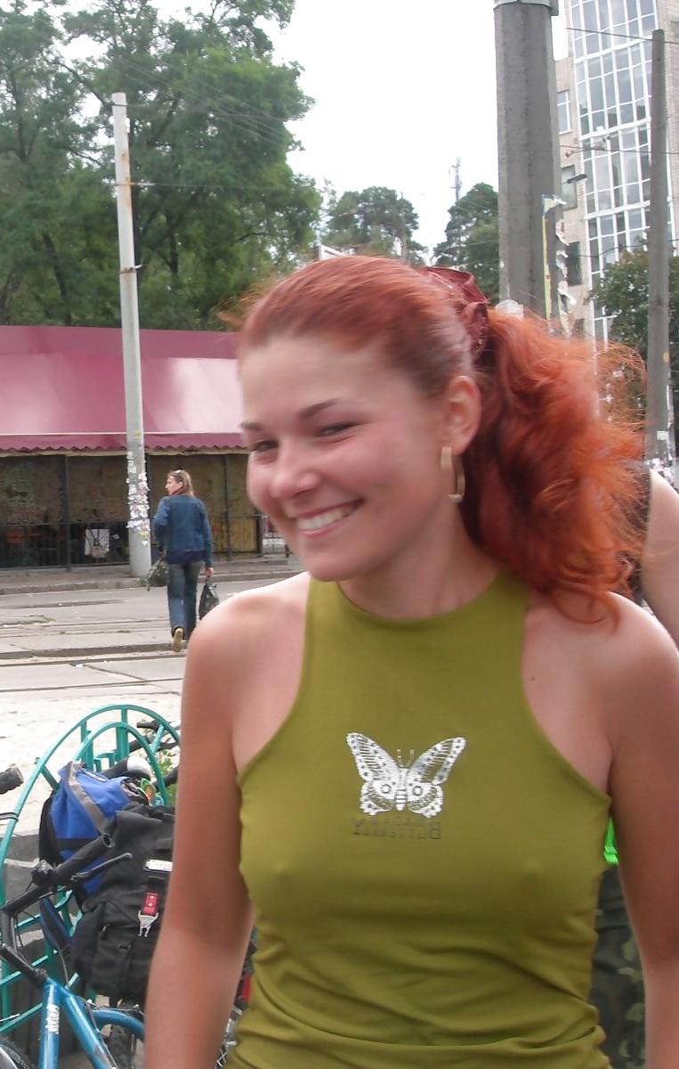 24P She forgot her bra 21.