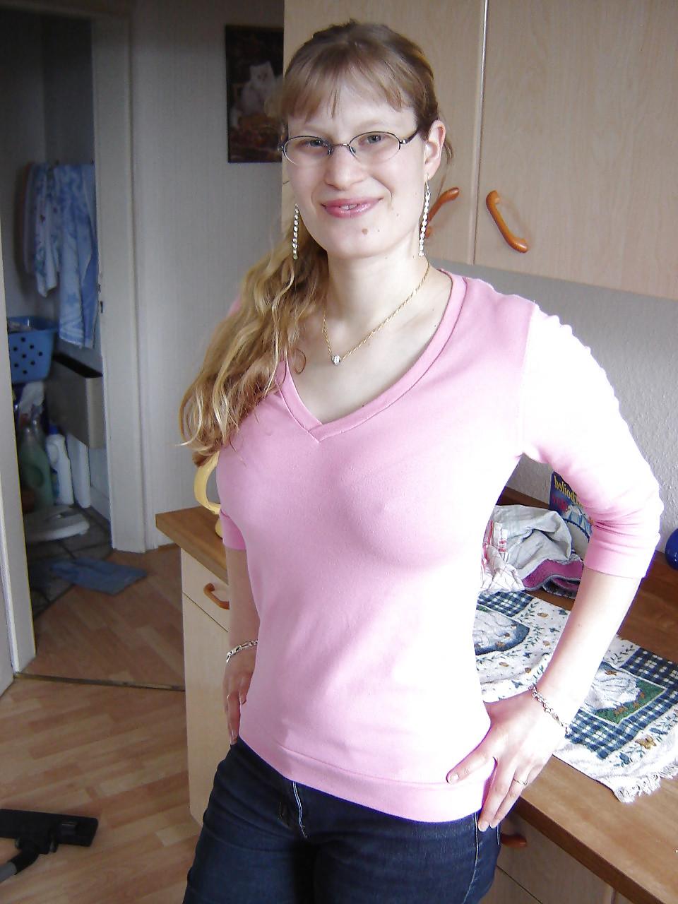 24P She forgot her bra 21.