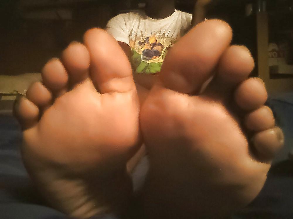 4P Cum on these feet