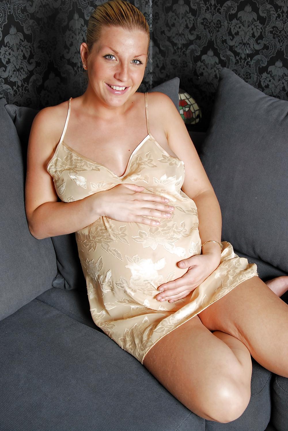 25P Veronica, pregnant blonde (7)