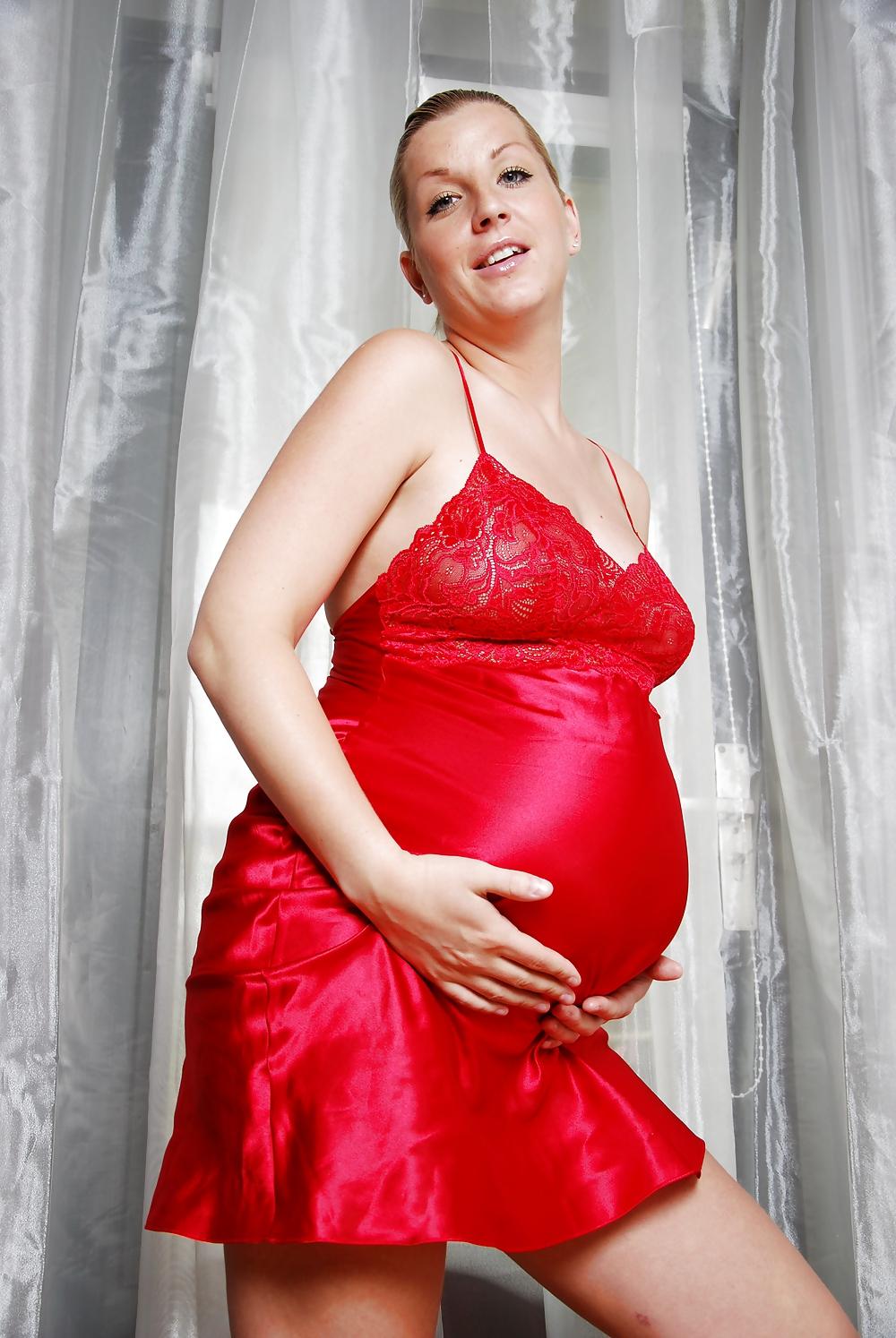 25P Veronica, pregnant blonde (8)