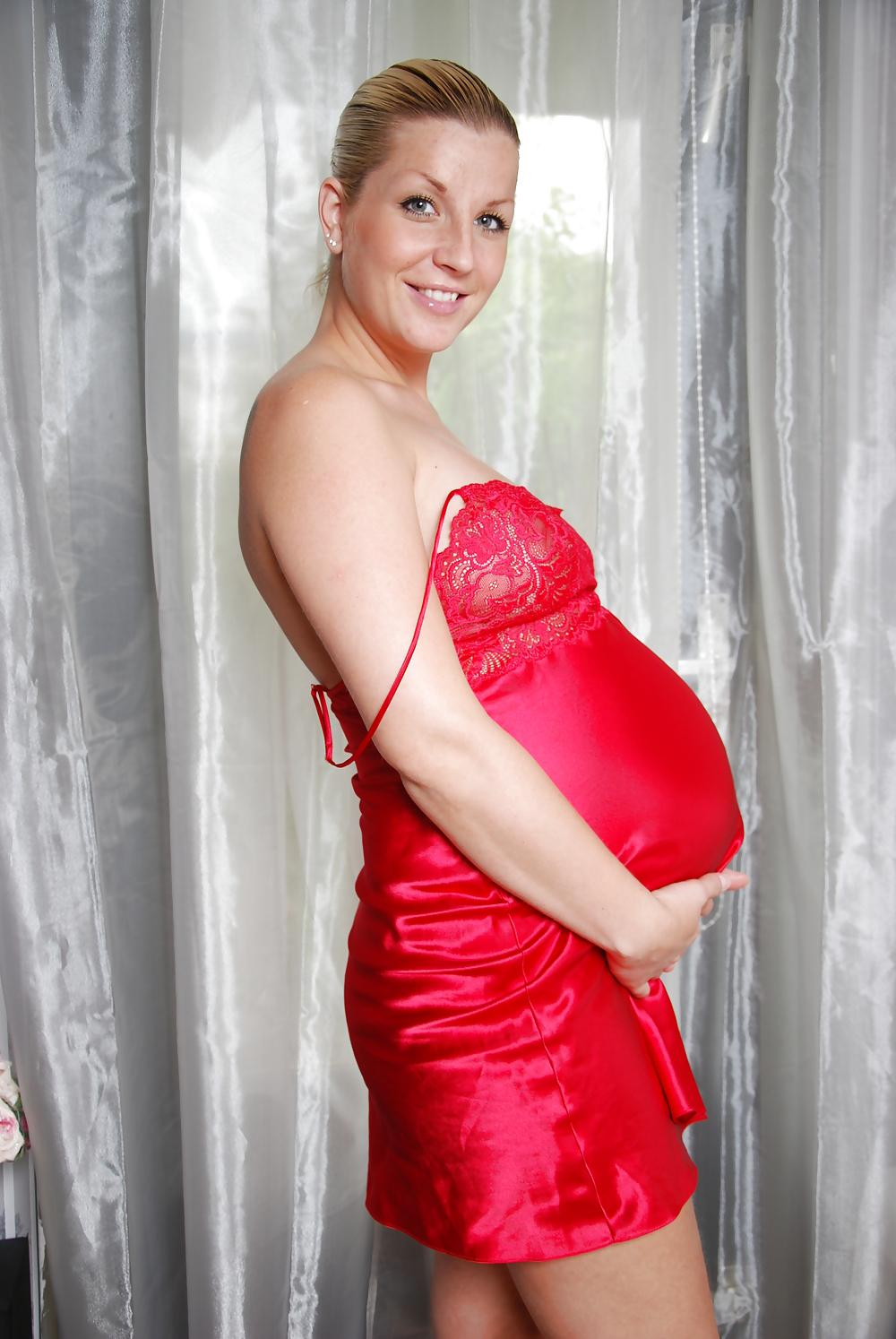 25P Veronica, pregnant blonde (8)