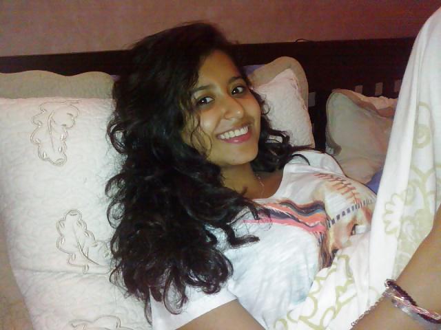 16P Yasmina Morocco Girl Cum On Her