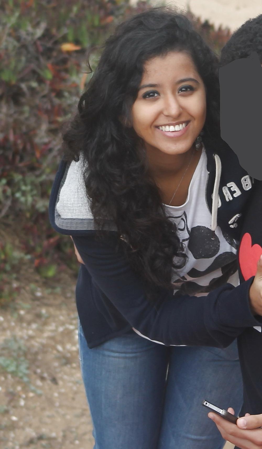 16P Yasmina Morocco Girl Cum On Her