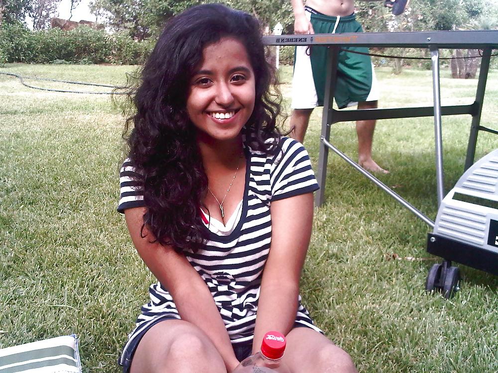 16P Yasmina Morocco Girl Cum On Her