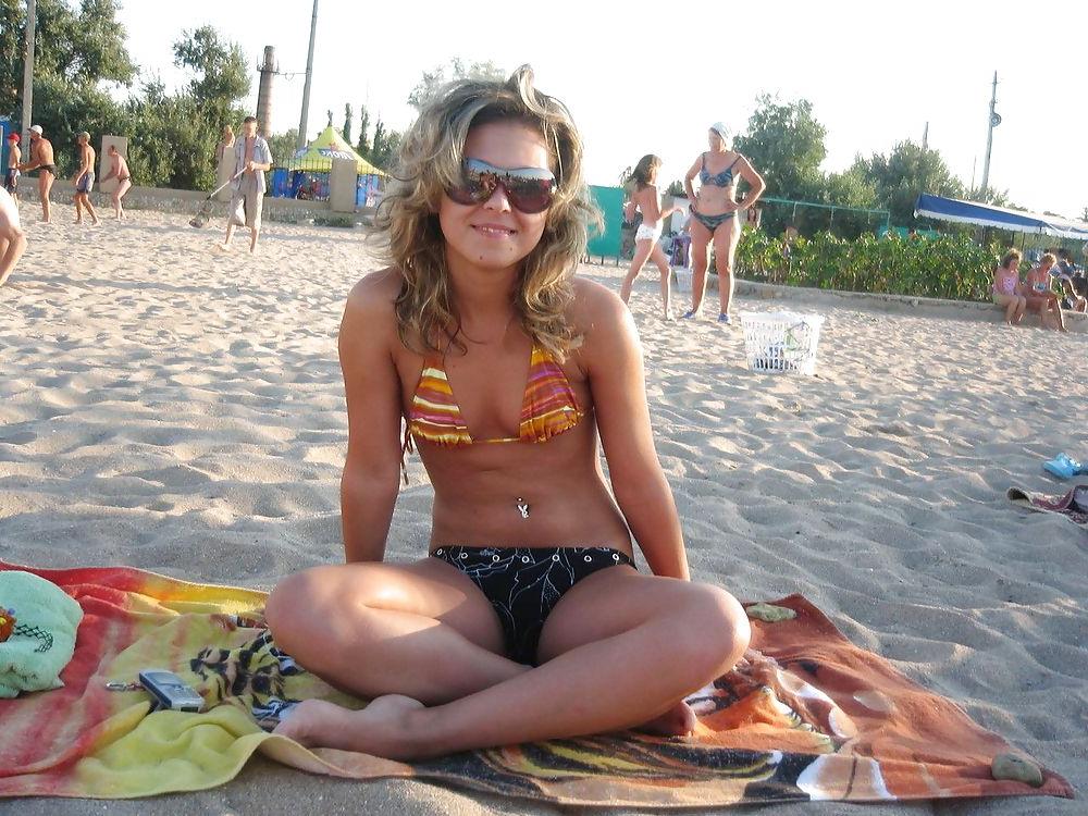13P Pretty Blonde Amateur Babe......Nice !!!