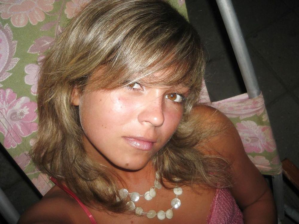 13P Pretty Blonde Amateur Babe......Nice !!!