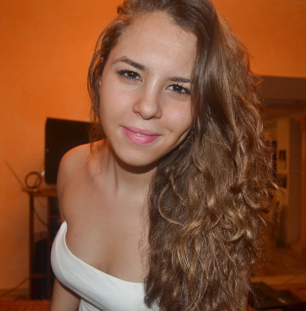 24P Sofya Morocco Girl Cum On Her
