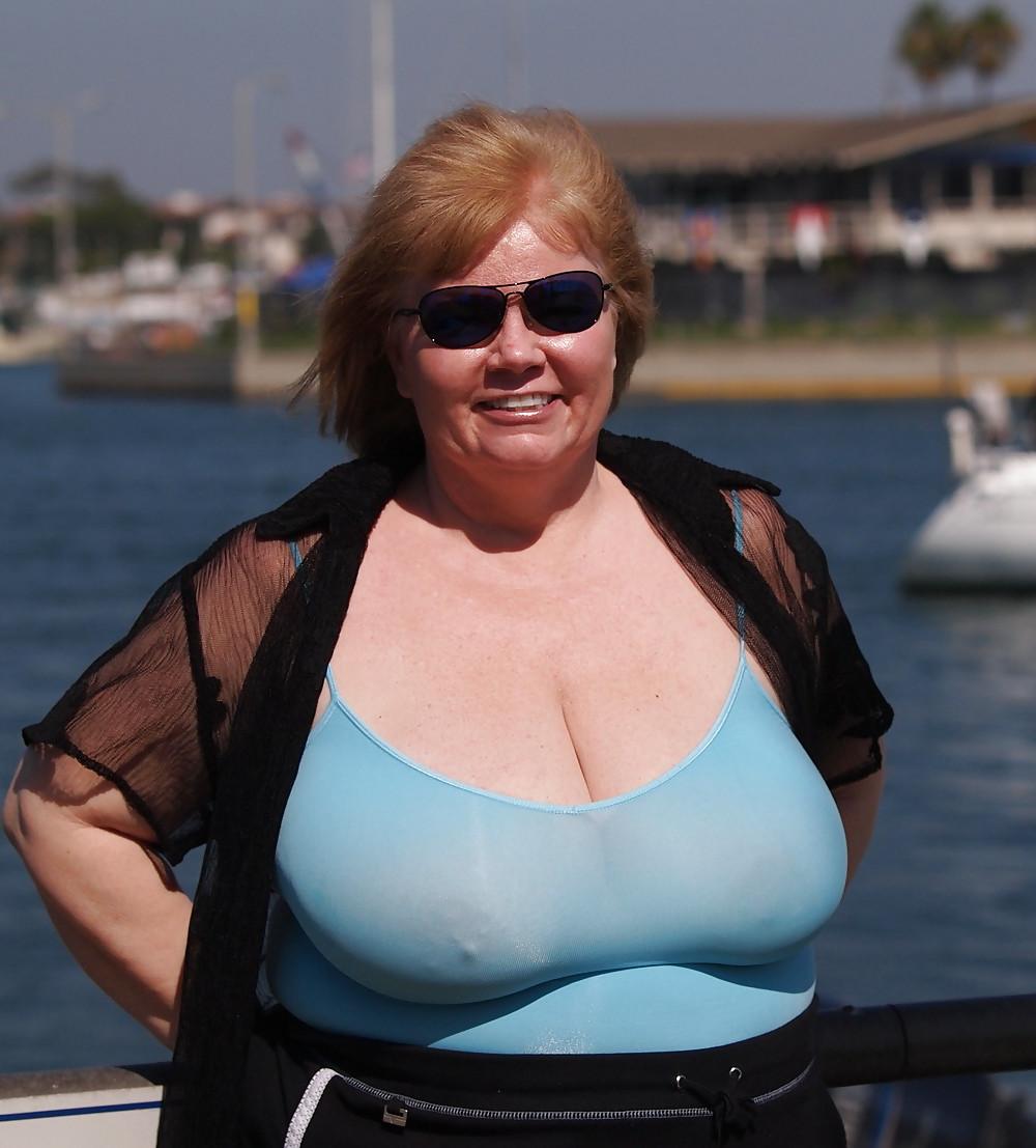 24P She forgot her bra 5.