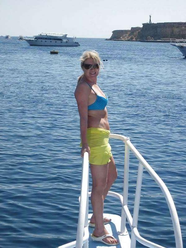 6P Exposed wife - mature blonde MILF