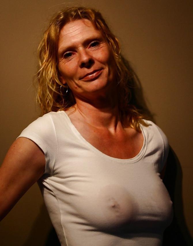 24P Shye forgot her bra 7.