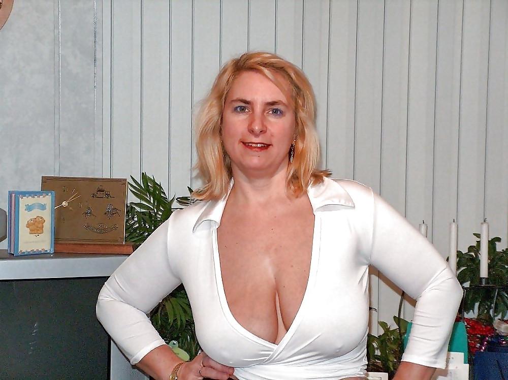24P Shye forgot her bra 7.