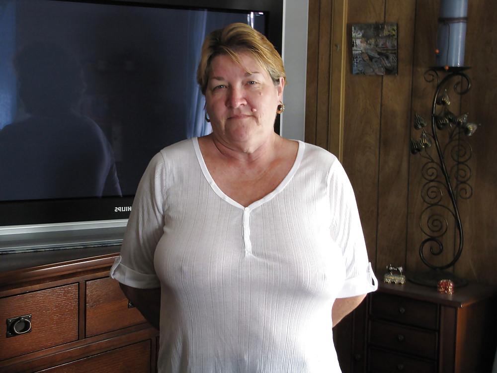 24P Shye forgot her bra 7.