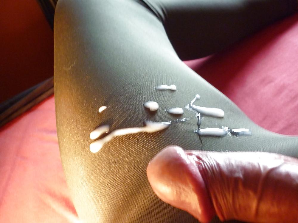19P Cum on my leg