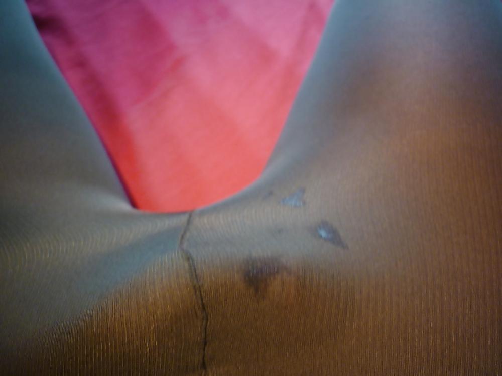 19P Cum on my leg