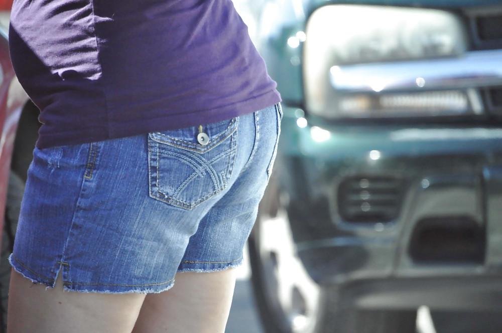 5P Just a MILF Ass in Shorts
