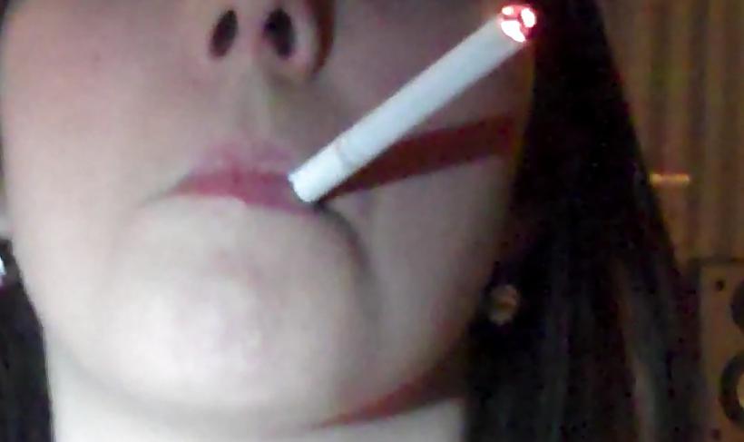 18P Fuck me while i smoke!!