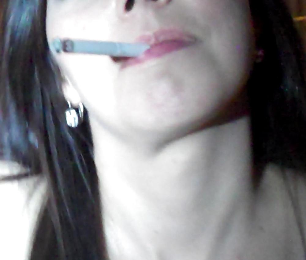 18P Fuck me while i smoke!!
