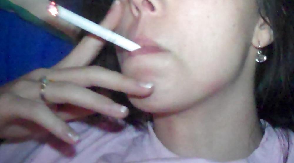 18P Fuck me while i smoke!!