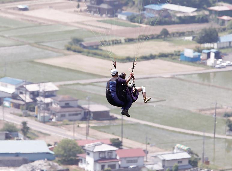 9P Japanese paragliding squirt