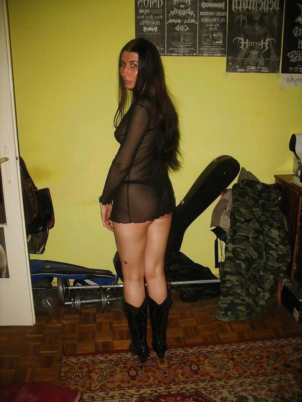 10P Slut milf posing