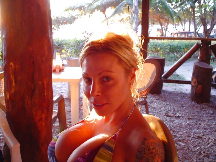 25P Milf with Bolt On Tits: Lovette