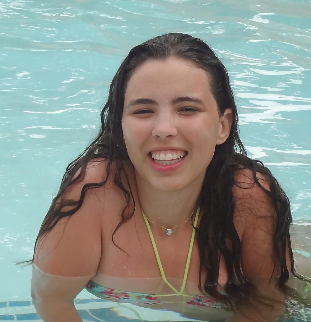 9P Yacout Morocco Girl Cum On Her