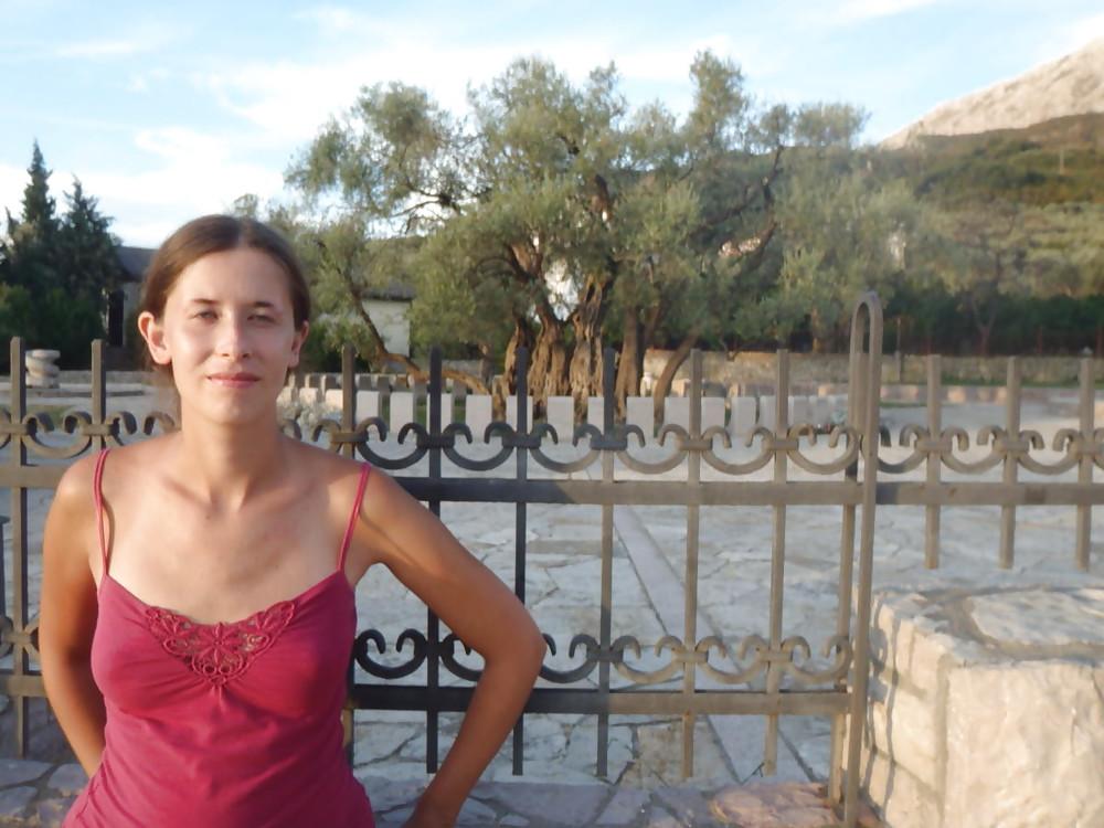 23P She forgot her bra 11.