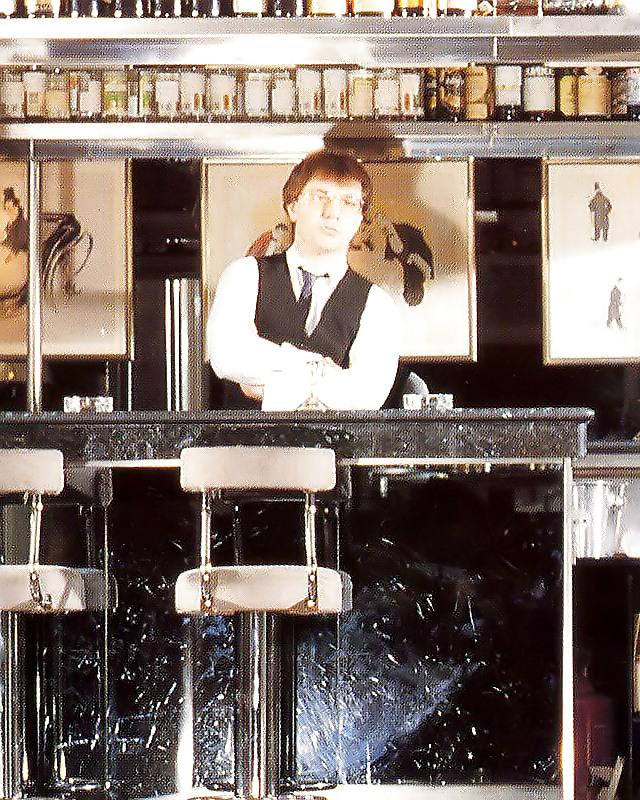 14P 3 Some In A Bar