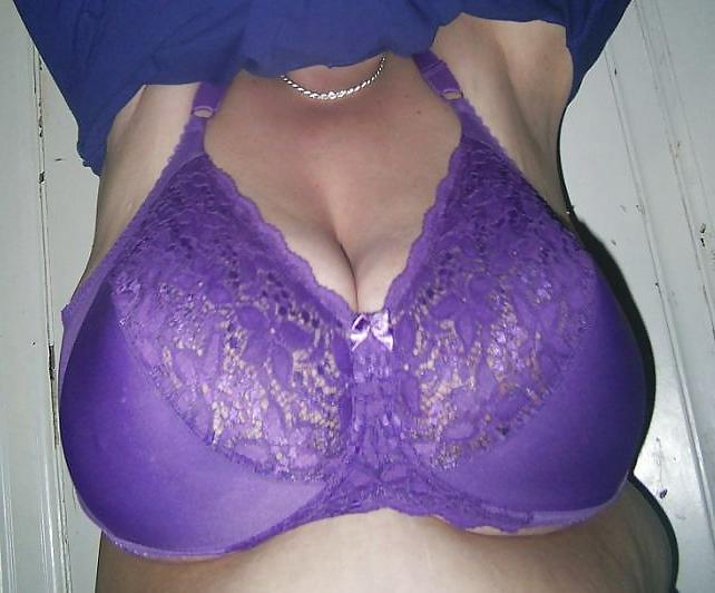22P Chunky tits in bra 18