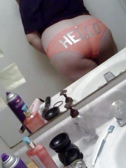 24P Hot teens show off sexy panties and bra