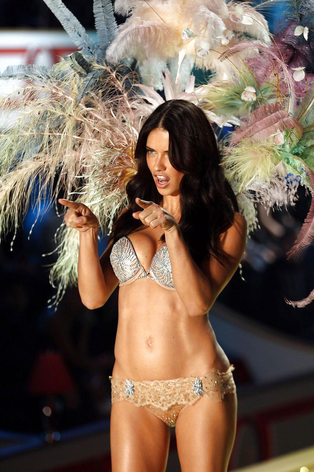 25P Adriana Lima - Fantasy Bra