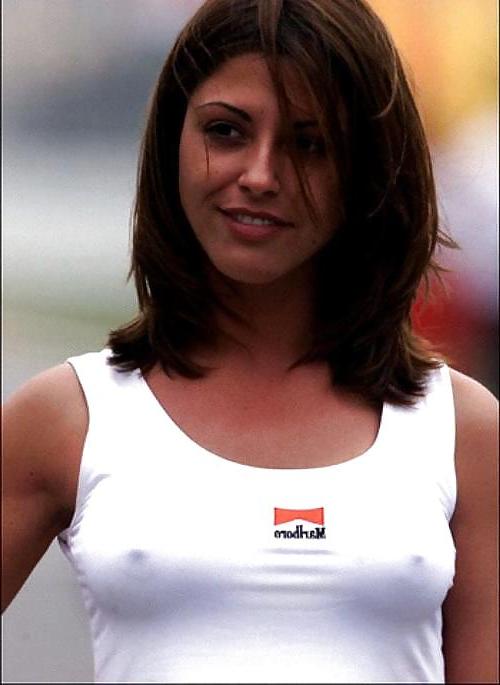 25P No bra