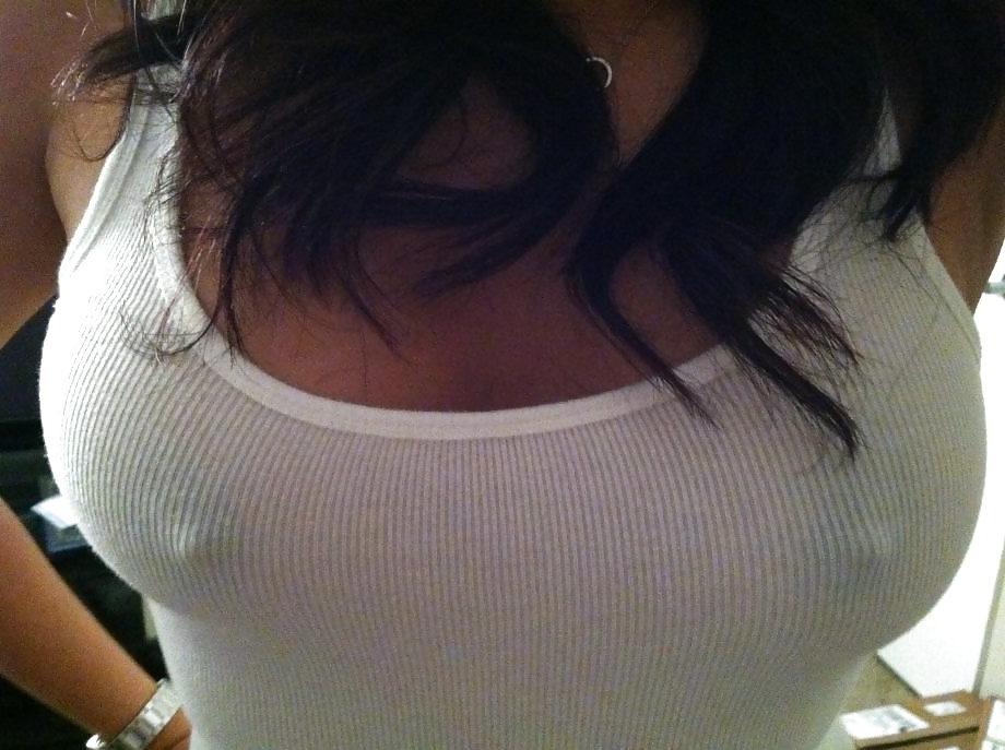 25P No bra
