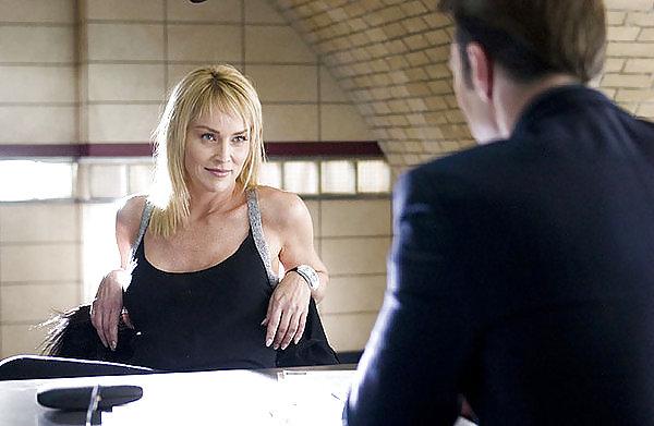 25P Aero Hot Moviea no.1 :  BASIC INSTINCT 2