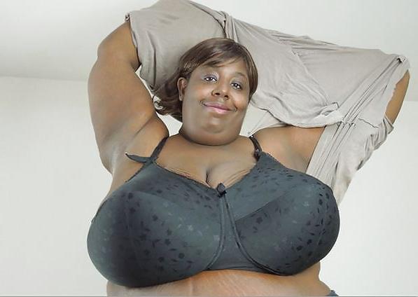 25P Chunky tits in bra 26