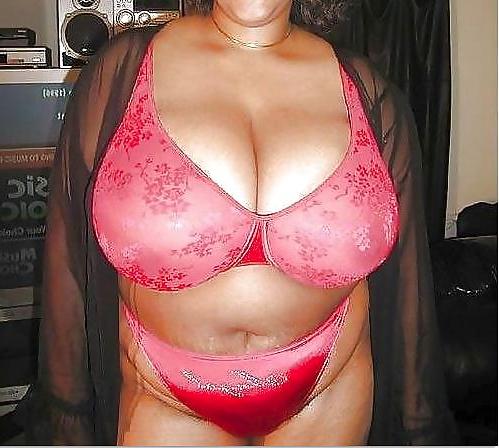 25P Chunky tits in bra 26